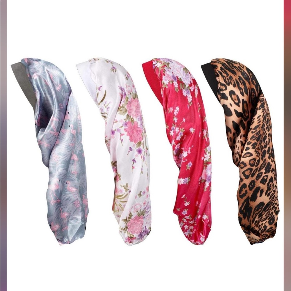 Bonnets - Picture 2 of 2